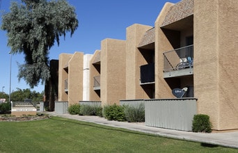 Sorrento Apartments in Mesa, AZ - Foto de edificio - Building Photo