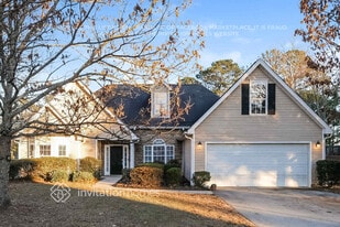 811 Tucker Trail in Loganville, GA - Building Photo