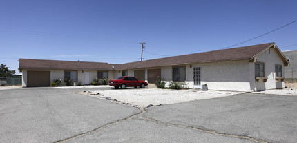 15764 Bear Valley Rd in Victorville, CA - Building Photo - Building Photo