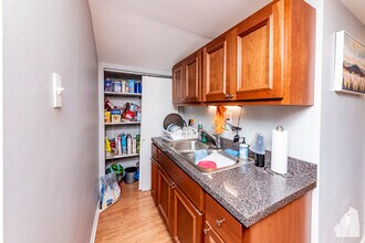 1332 W Barry Ave in Chicago, IL - Building Photo - Building Photo