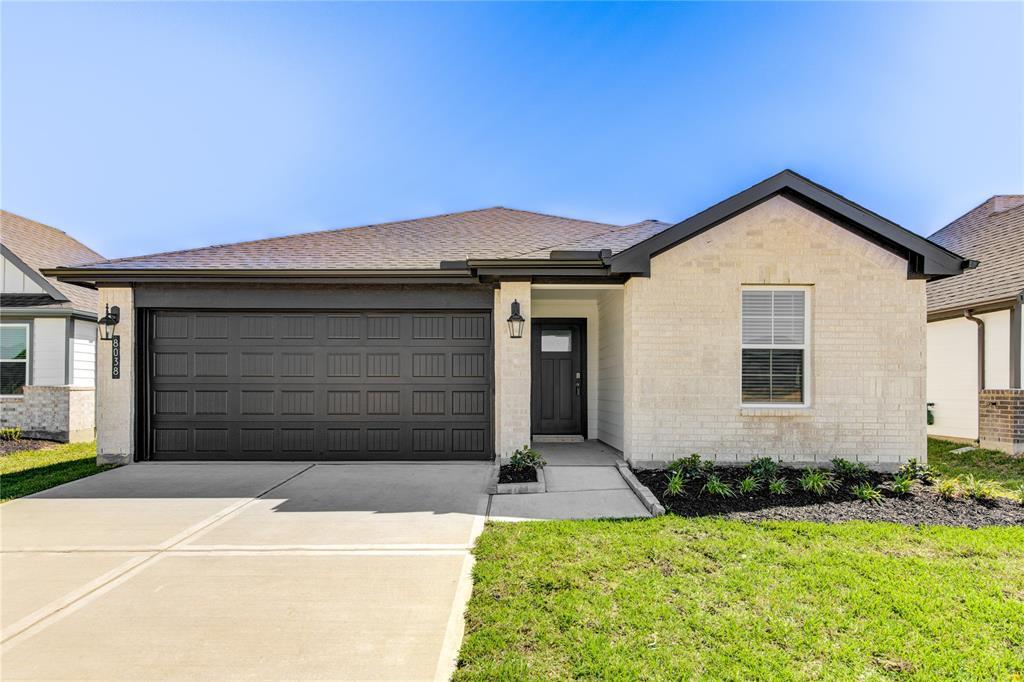 8038 Tropea Dr in Richmond, TX - Building Photo