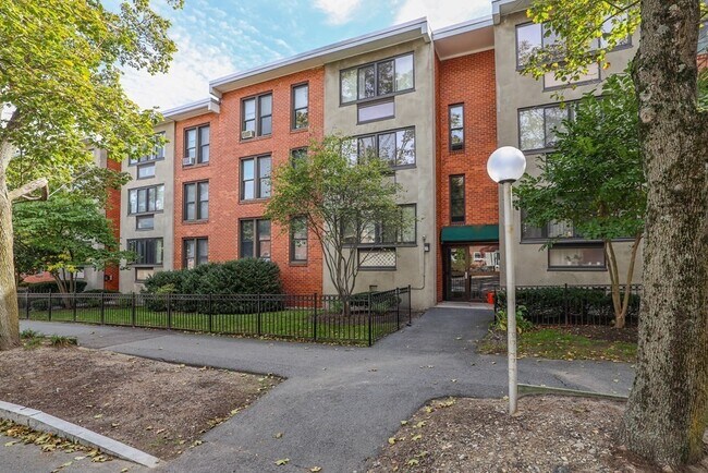 32 Juniper St, Unit 1