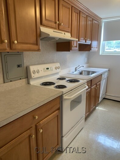 6 Harris Cir in Arlington, MA - Foto de edificio - Building Photo