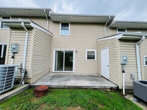 319 New Kent Rd in Blacksburg, VA - Building Photo - Building Photo