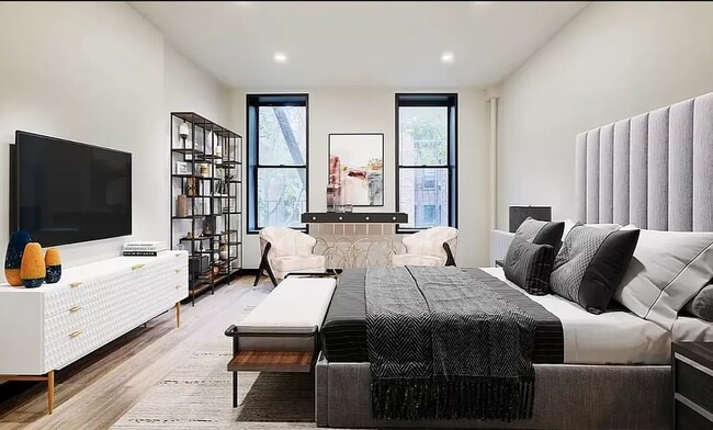 439 W 46th St