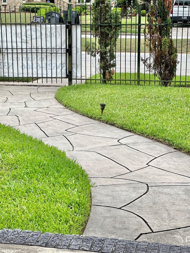 2424 Southmore Blvd in Houston, TX - Building Photo - Building Photo