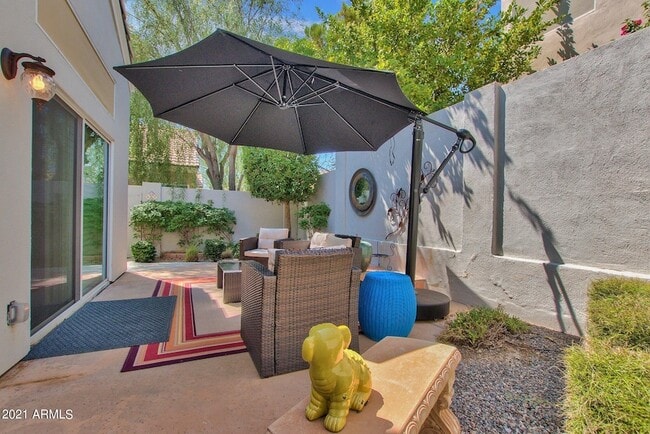 property at 1138 E Amberwood Dr