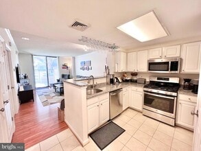 3830 9th St N, Unit 105W in Arlington, VA - Building Photo - Building Photo