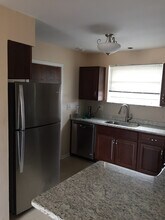 425 S Cass Ave, Unit Apt3 in Westmont, IL - Building Photo - Building Photo
