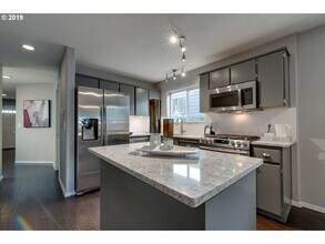 1130 NE 64th Ave in Portland, OR - Building Photo - Building Photo