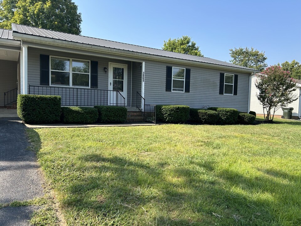 3609 Stone Valley Dr in Hopkinsville, KY - Building Photo