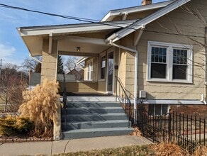 3607 Franklin Ave, Unit 3607 Franklin Ave in Des Moines, IA - Building Photo - Building Photo