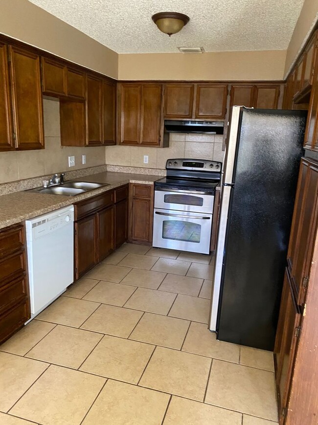 419 W Spruce Ave in Midland, TX - Building Photo - Building Photo
