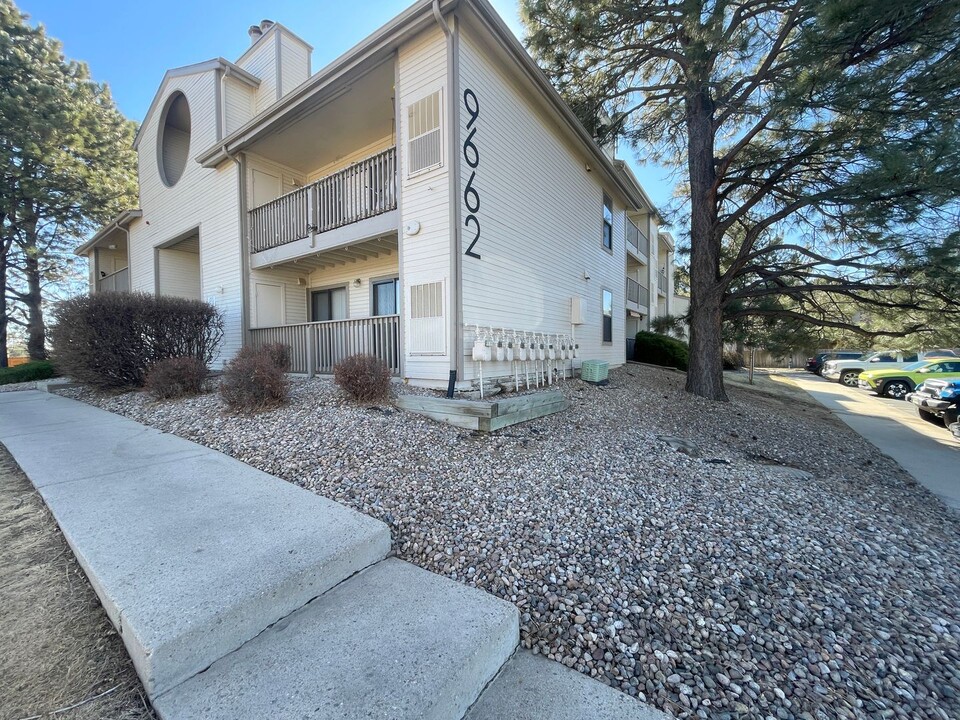 9662 Brentwood Way in Westminster, CO - Building Photo