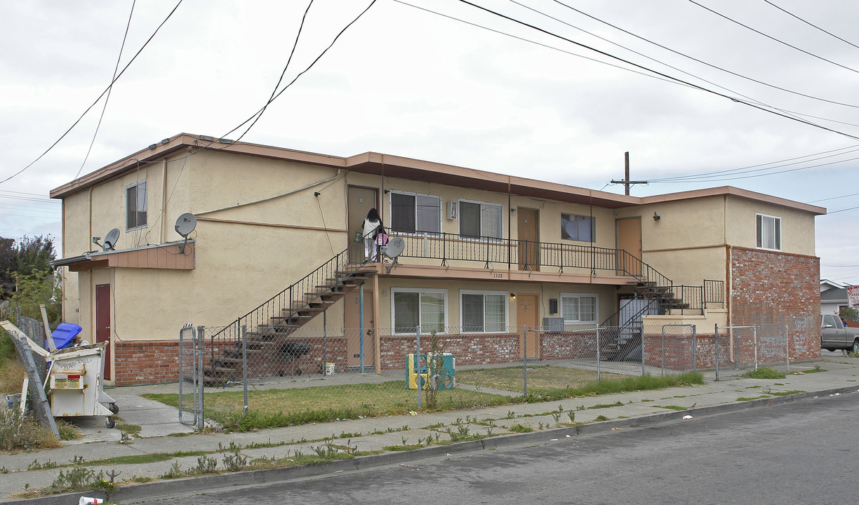 1328 Sutter Ave in San Pablo, CA - Building Photo