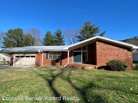 621 Blythe Ferry Rd NE