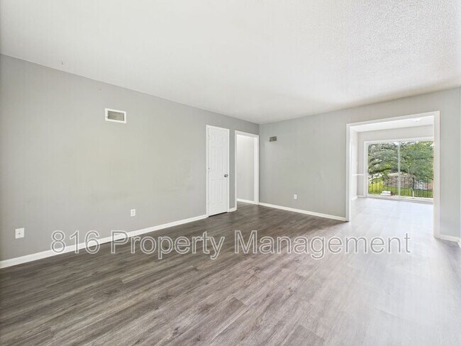 8038 Campbell St in Kansas City, MO - Building Photo - Building Photo
