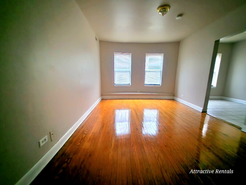 4844 W Adams St in Chicago, IL - Building Photo