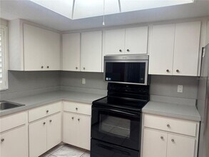 471 Albee Farm Rd in Venice, FL - Building Photo - Building Photo