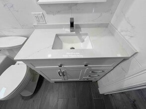 823 Saratoga St, Unit 2 in Boston, MA - Building Photo - Building Photo
