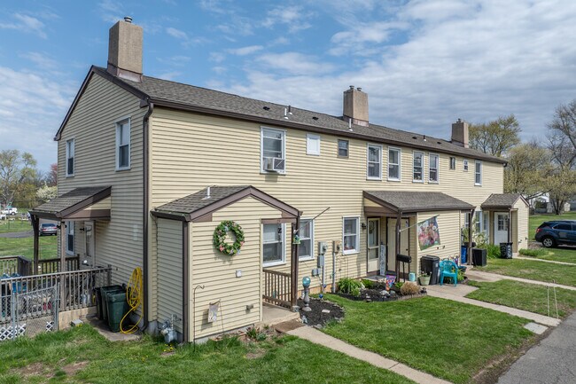 Warminster Heights in Warminster, PA - Building Photo - Primary Photo