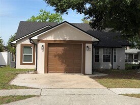 100 Little Fox Ave in Sanford, FL - Building Photo