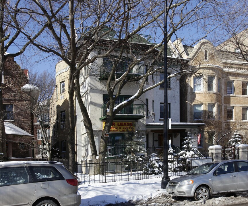 4518 N Sheridan Rd in Chicago, IL - Building Photo
