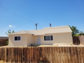 1098 Rose Ave in El Centro, CA - Building Photo