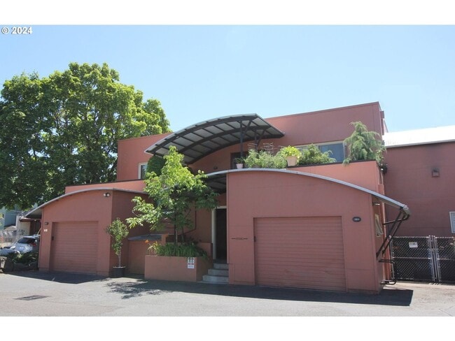 property at 750 Monroe St