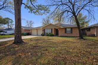 7306 Troulon Dr in Houston, TX - Building Photo - Building Photo