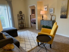 Muriel Crossing Apartments in Baton Rouge, LA - Foto de edificio - Building Photo