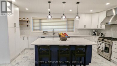 93 Perivale Crescent in Toronto, ON - Building Photo - Building Photo
