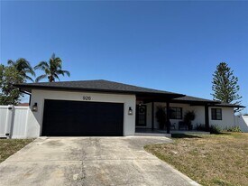 926 Eagle Ln in Apollo Beach, FL - Building Photo
