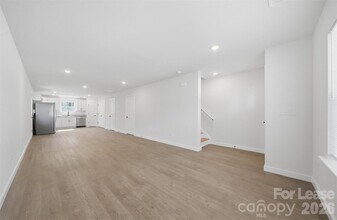 403 15th Ave SW, Unit A in Hickory, NC - Building Photo - Building Photo