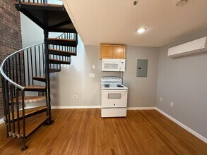 94 4th Ave in Bay Shore, NY - Building Photo - Building Photo