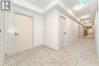 195 Commerce St in Vaughan, ON - Building Photo - Building Photo