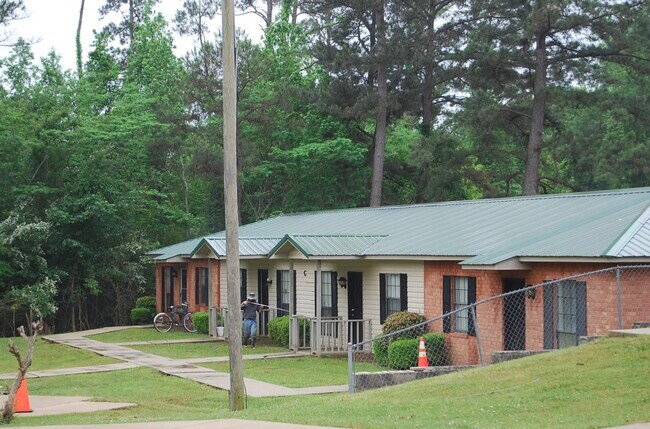 1015 Whiskey Run Rd in Camden, AL - Building Photo - Building Photo