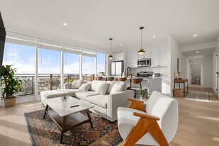 12 Panoramic in Berkeley, CA - Building Photo