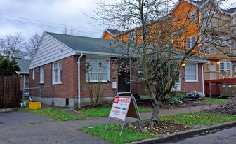 6576-6578 5th Ave NE in Seattle, WA - Building Photo