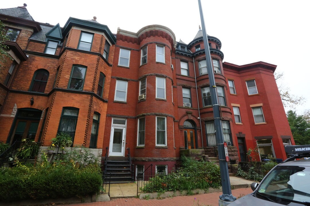 1105 E Capitol St SE in Washington, DC - Building Photo