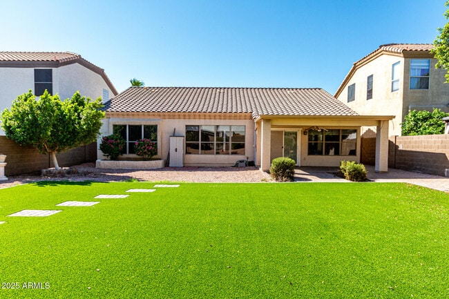 6410 W Buckskin Trail in Phoenix, AZ - Building Photo - Building Photo