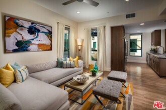 2300 Wilshire Blvd in Santa Monica, CA - Building Photo - Building Photo