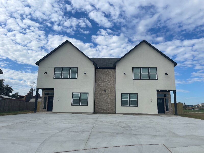 121 Micah Point in La Vernia, TX - Building Photo