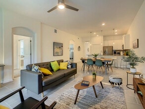 8883 Cabot Cliffs Dr in Kissimmee, FL - Foto de edificio - Building Photo