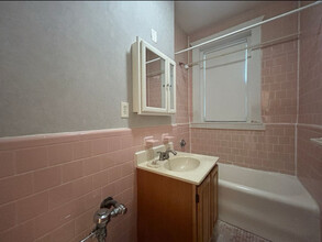 15 Alton Pl, Unit 2 in Brookline, MA - Building Photo - Building Photo