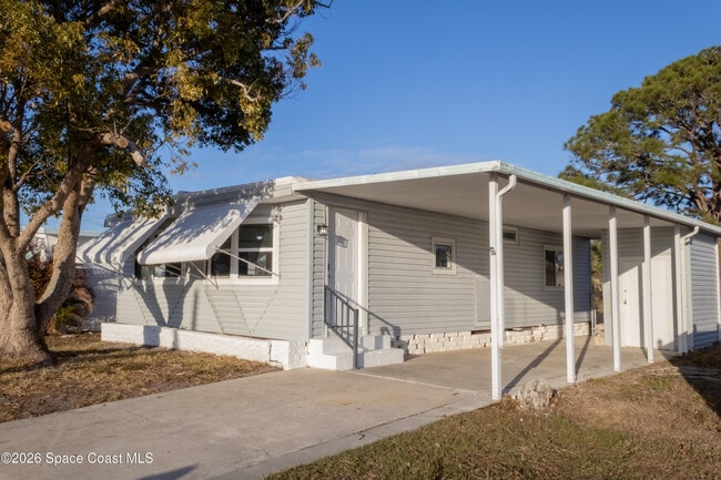 1805 Big Cypress St NE