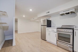96 Wiltshire Ave in Toronto, ON - Building Photo - Building Photo