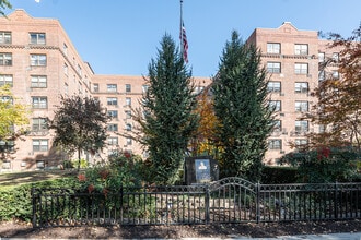 65-94 162nd St in Flushing, NY - Building Photo - Building Photo