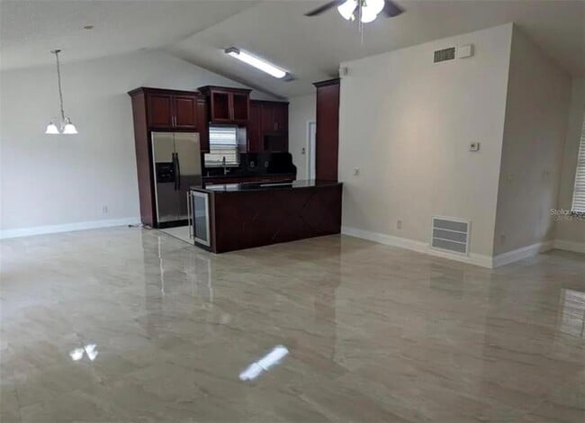 1065 Brielle Ct in Oviedo, FL - Foto de edificio - Building Photo
