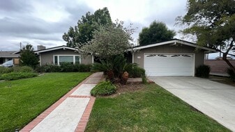 3092 N Skywood St in Orange, CA - Building Photo